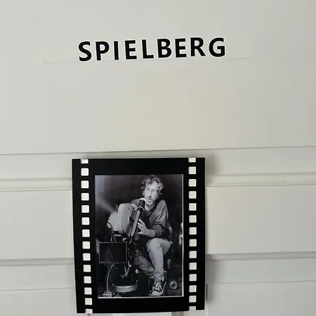 ゲストハウス Al Festival ロカルノ